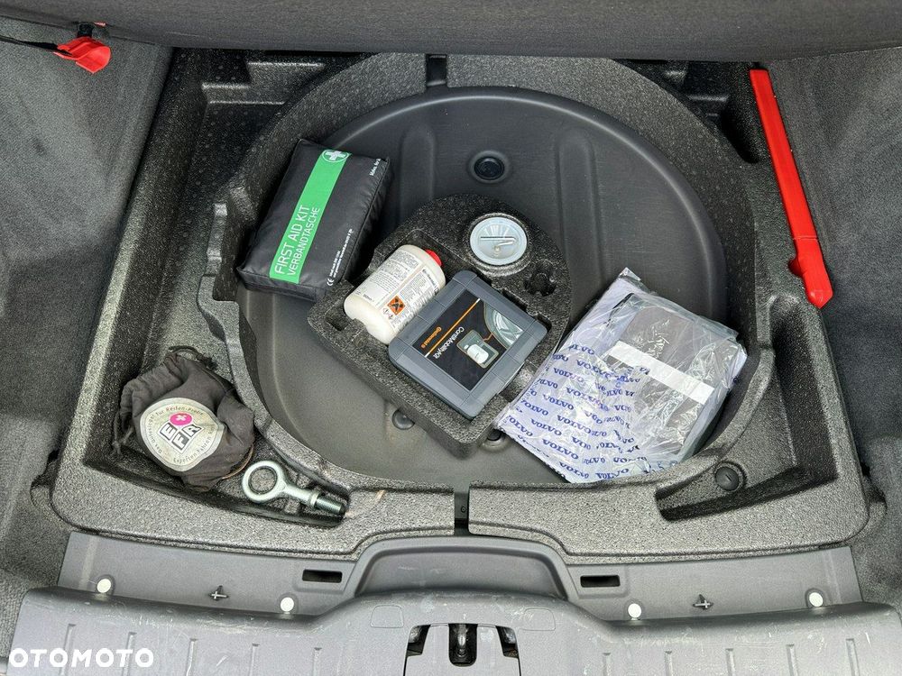 Volvo V50 DPF D3 Summum - 28