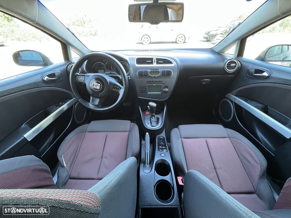 SEAT Leon 2.0 TDI DPF DSG FR - 33