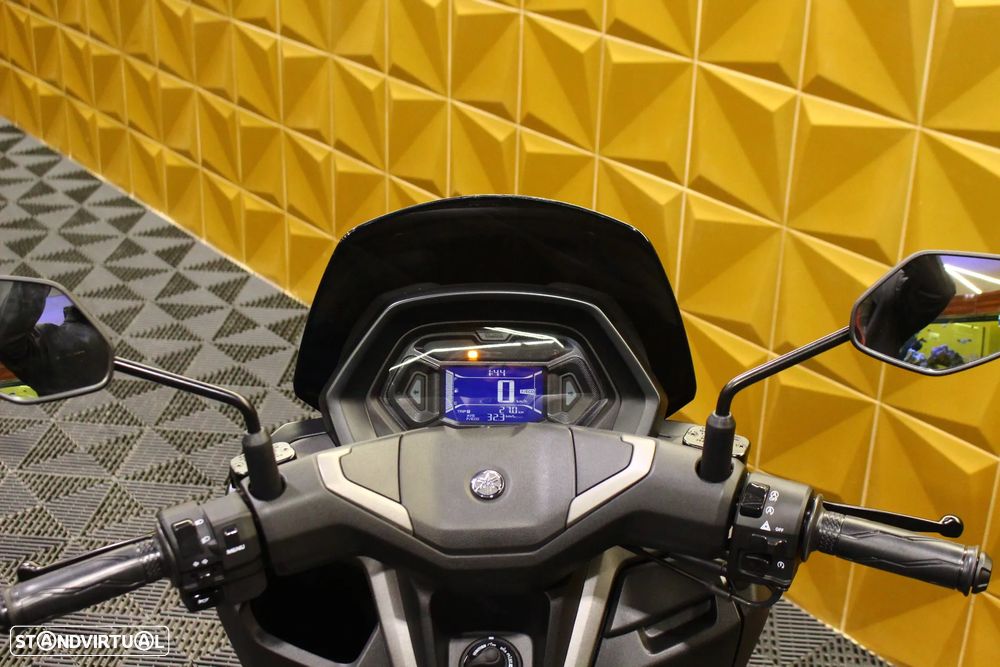 Yamaha NMAX Black Edition - 13