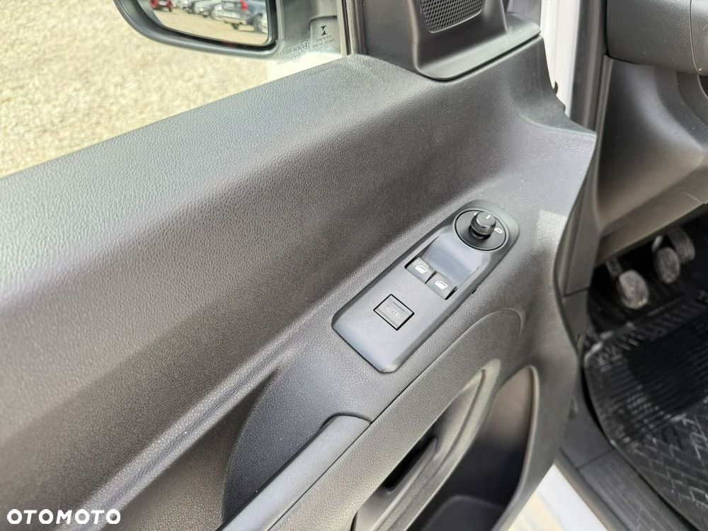 Toyota Proace City - 16