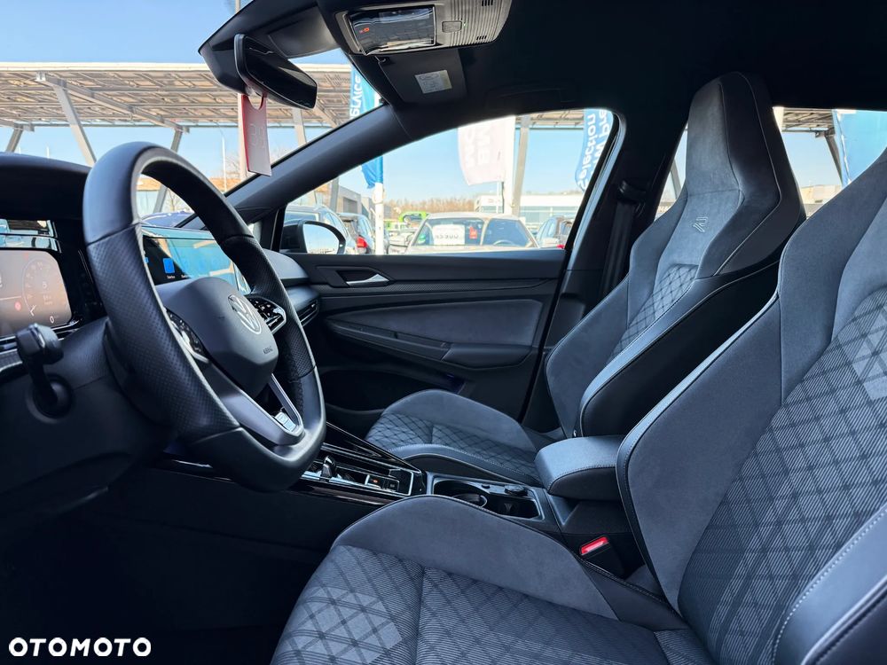 Volkswagen Golf 1.5 eTSI mHEV R-Line DSG - 25