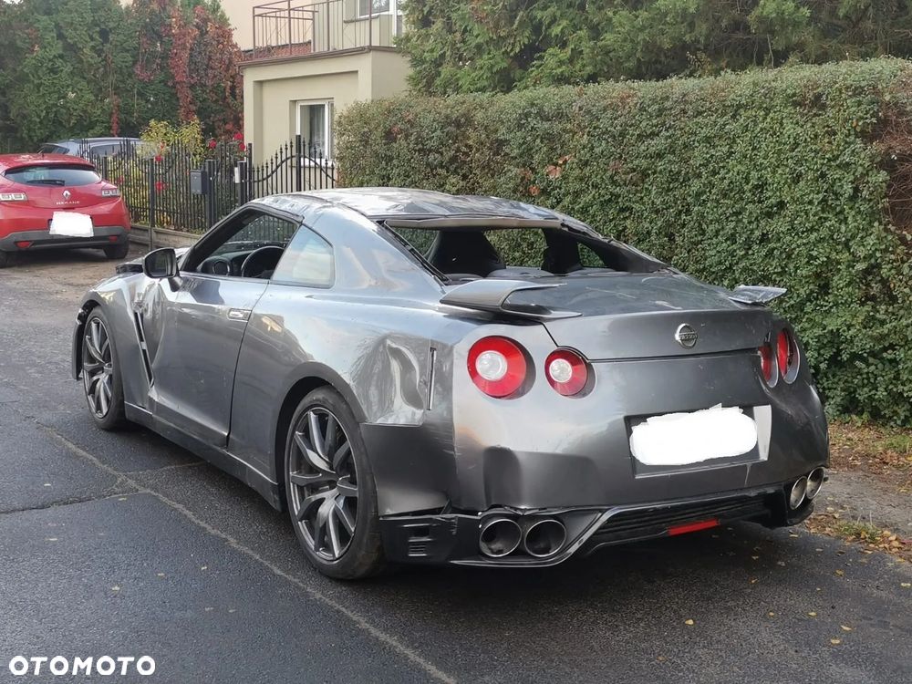 Nissan GT-R Premium Edition - 3