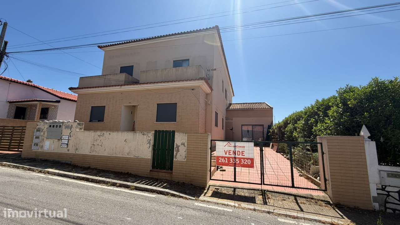 Andar de Moradia T2 c/ Suite, Logradouro e Garagem - Grande imagem: 3/31