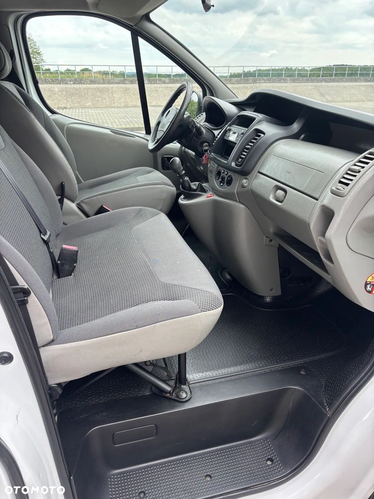 Opel Vivaro - 24