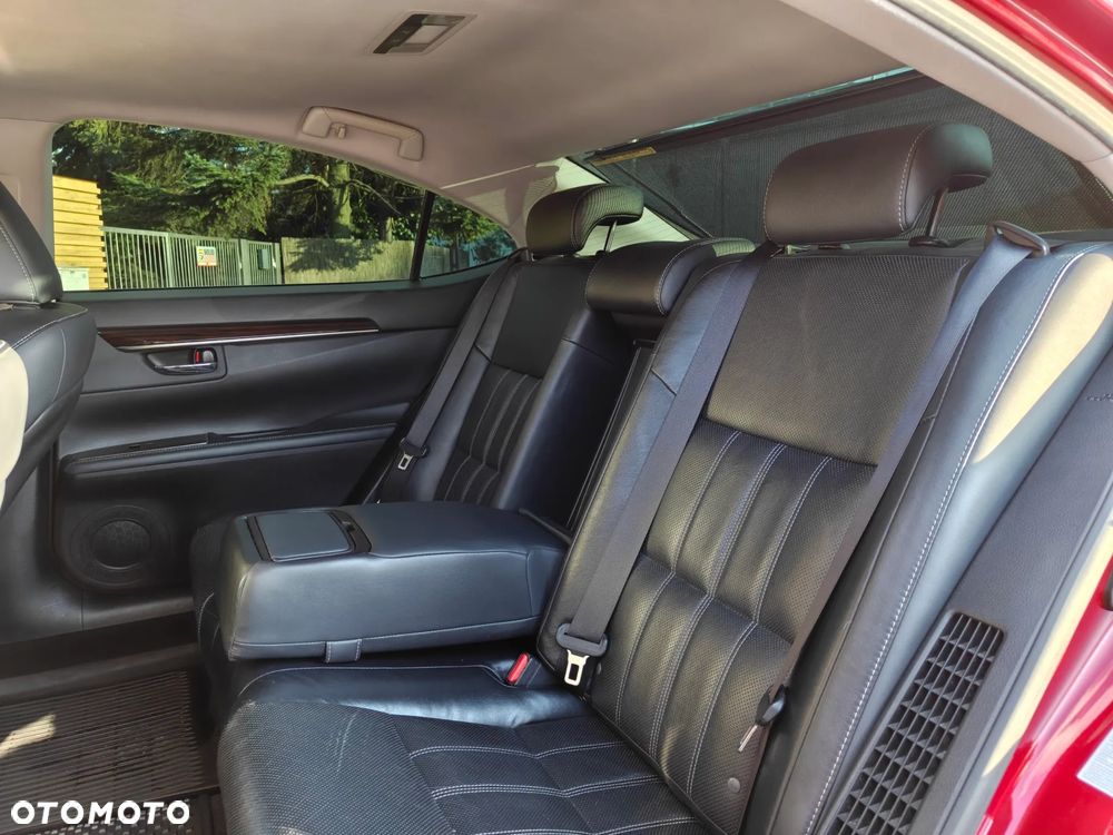 Lexus ES - 13