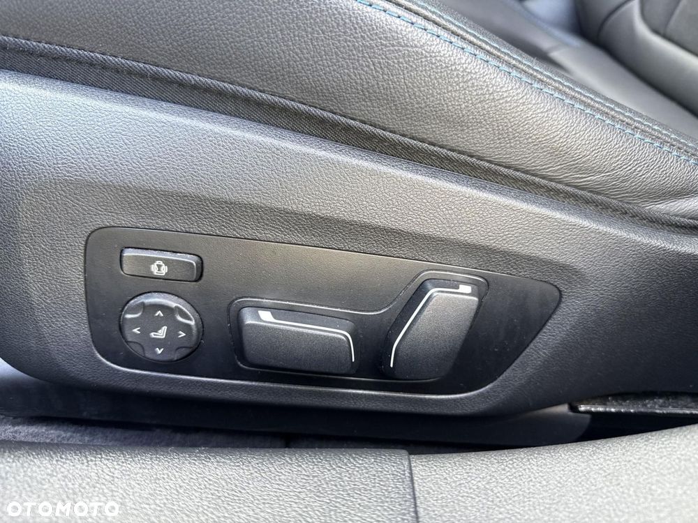 BMW i4 - 16