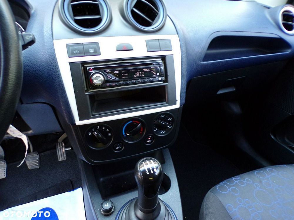 Ford Fiesta - 23