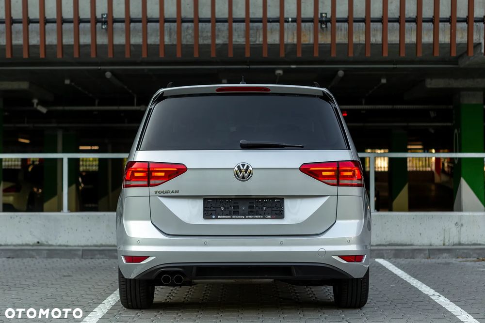 Volkswagen Touran - 15