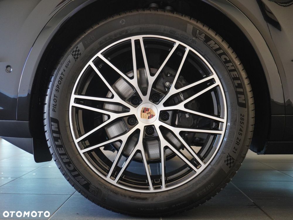 Porsche Cayenne Black Edition - 11