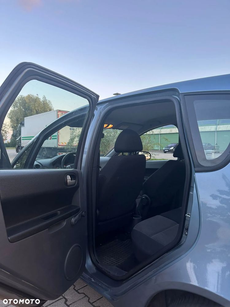 Mitsubishi Colt 1.1 Invite - 21