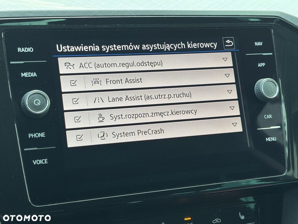 Volkswagen Passat Variant 2.0 TDI SCR Elegance DSG - 32
