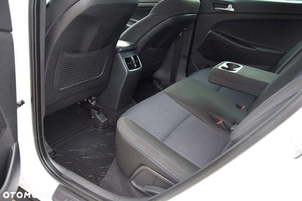 Hyundai Tucson 1.6 GDI BlueDrive Style 2WD - 11