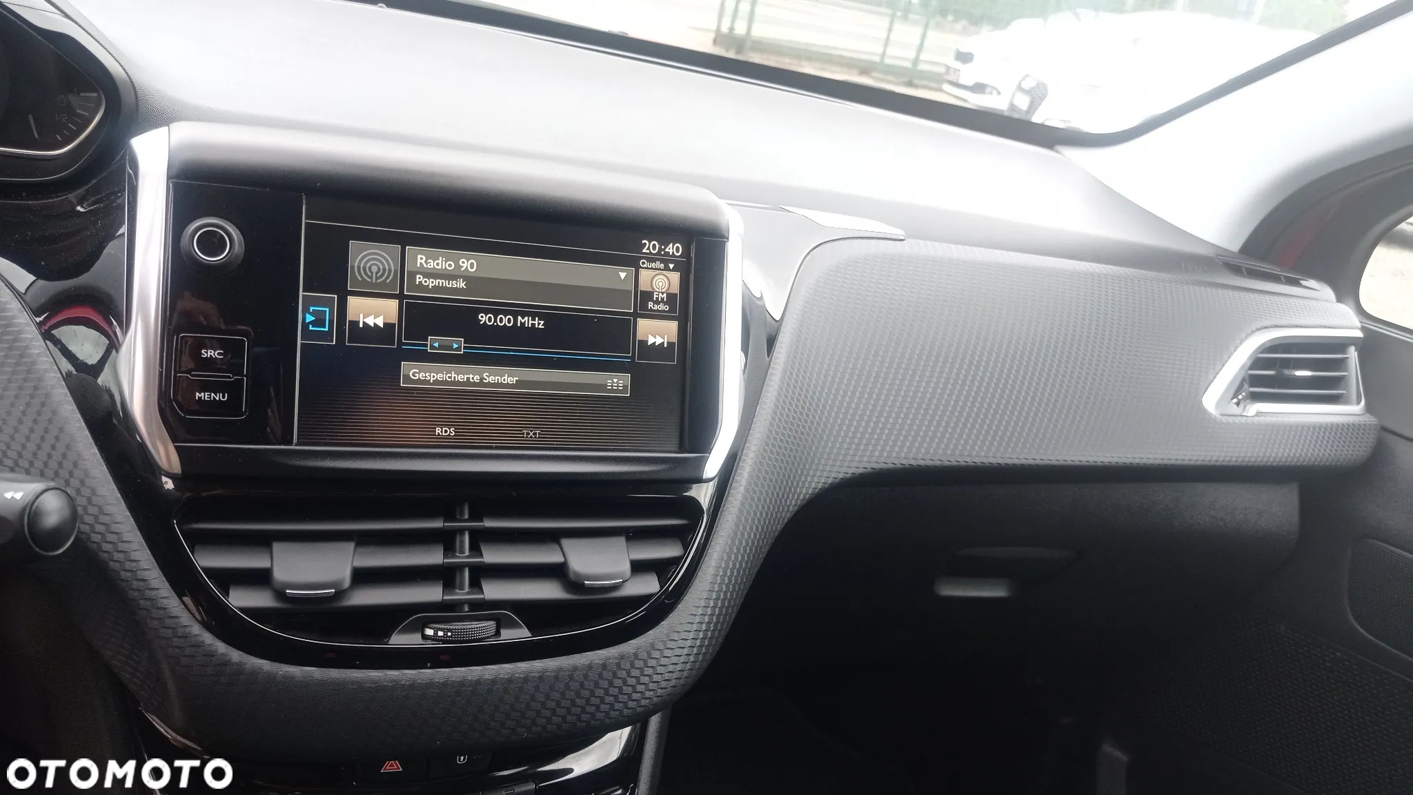 Peugeot 2008 1.2 Pure Tech Allure S&S - 9