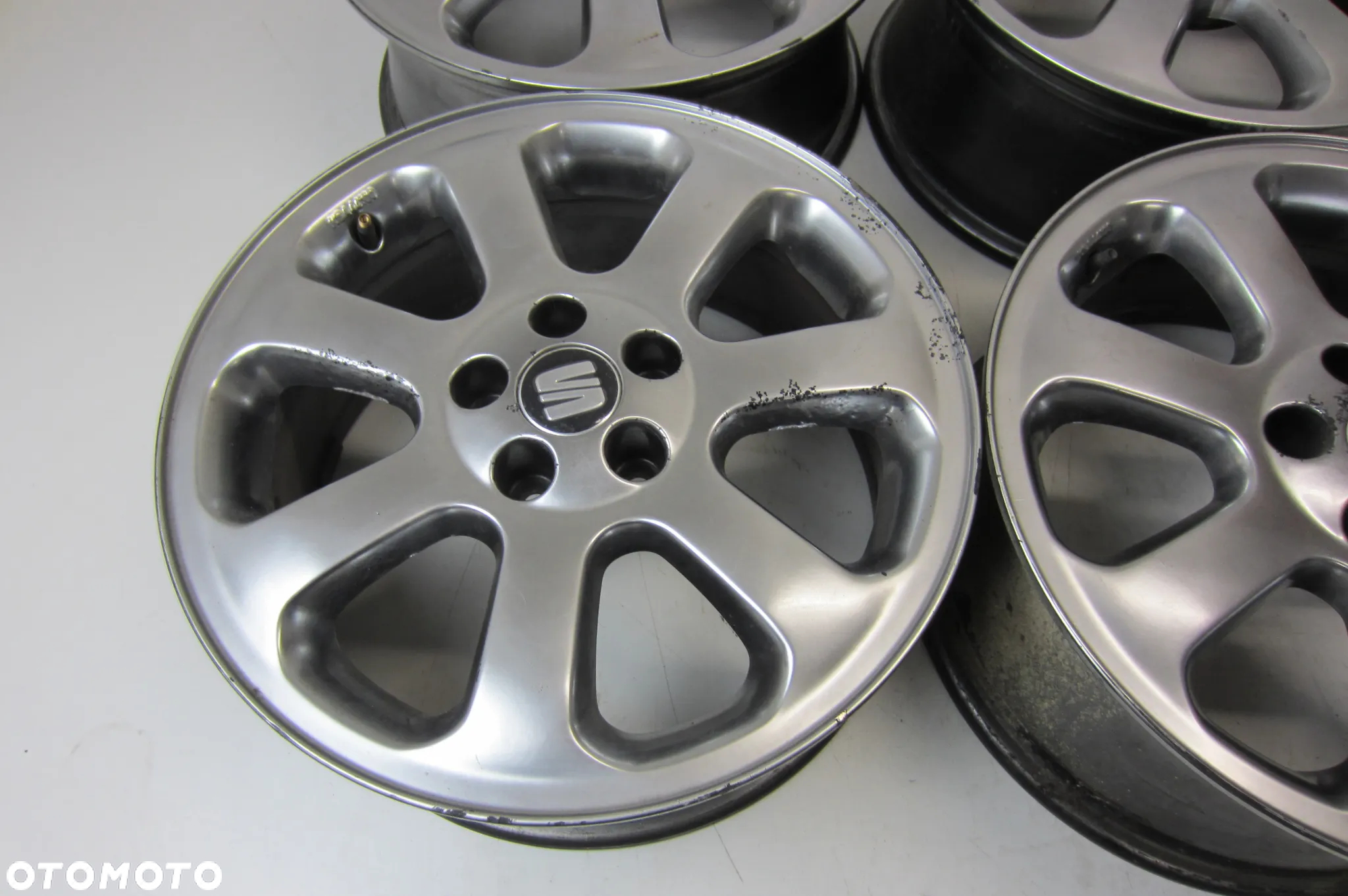 FELGI ALUMINIOWE 16 SEAT LEON IBIZA CORDOBA ARONA VW POLO TAIGO T CROSS SKODA SCALA OCTAVIA FABIA RAPID ROOMSTER 5X100 - 5