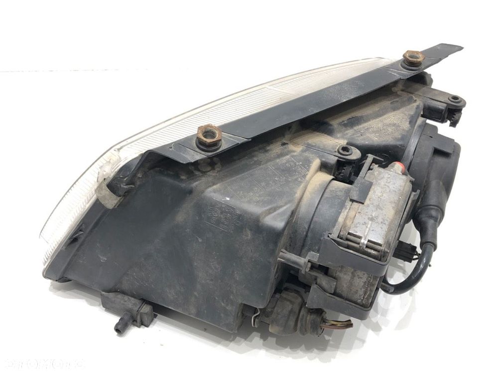 REFLEKTOR PRAWY PRZÓD XENON  VW PASSAT B5 Variant (3B5) 1997 - 2001 2.5 TDI Syncro/4motion 110 kW - 5