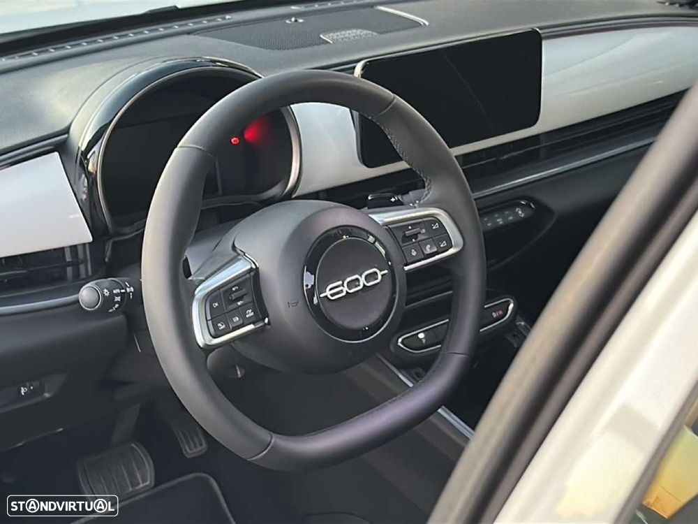 Fiat 600 1.2 Hybrid - 11