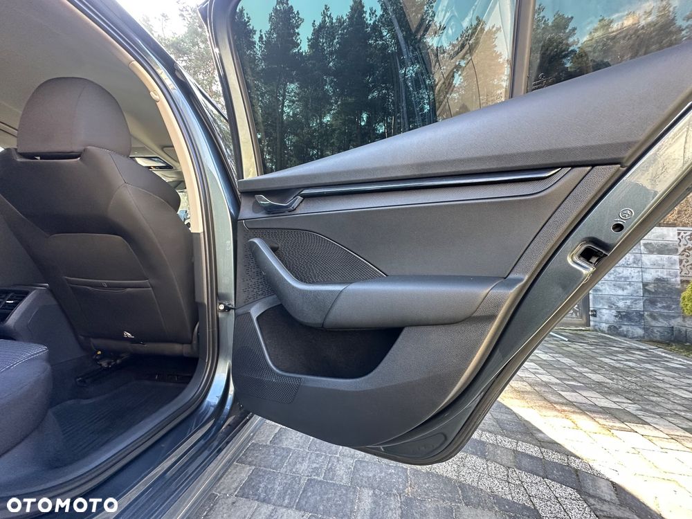 Skoda Octavia 2.0 TDI SCR 4x4 Style DSG - 11