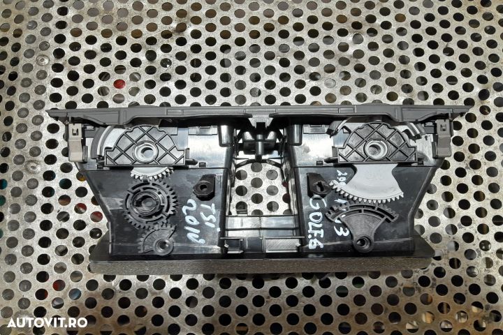 Grila ventilatie bord centru 5K0819728M / 5K0815735D Volkswagen VW Go - 4