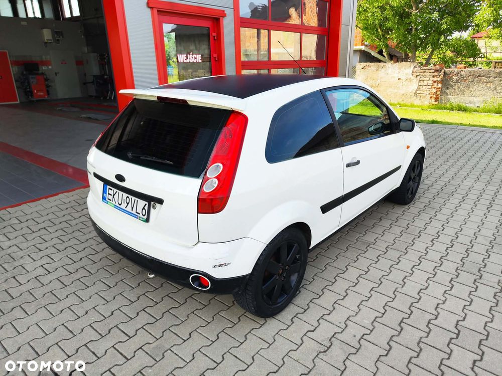 Ford Fiesta 1.3 Ambiente - 10