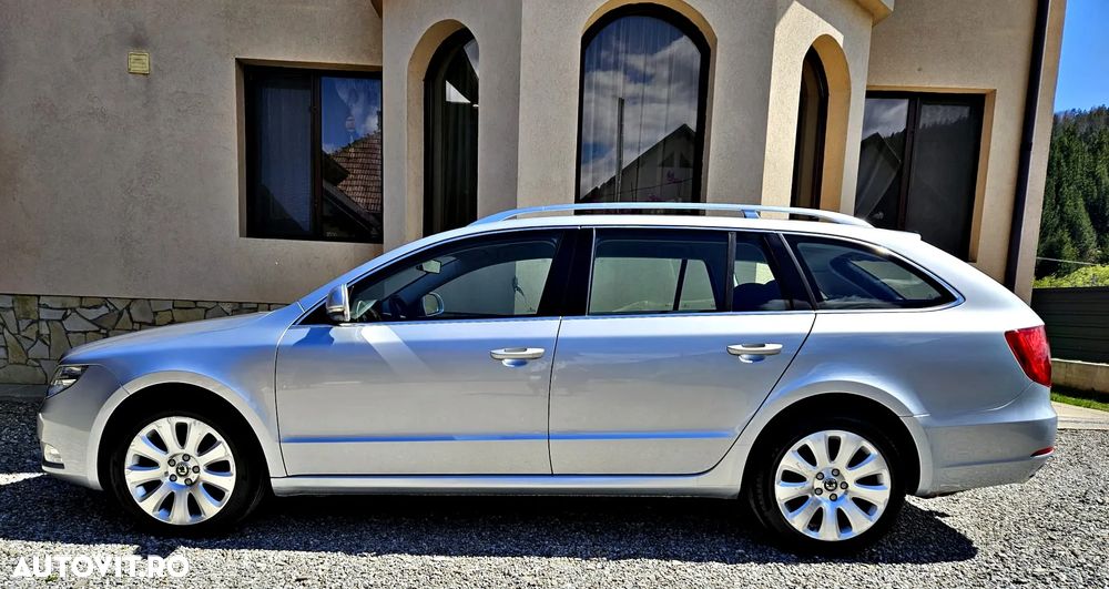 Skoda Superb 2.0 TDI Elegance - 2
