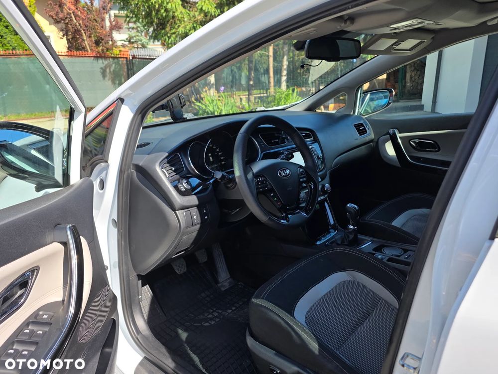 Kia Ceed 1.6 CRDi 128 Platinum Edition - 7