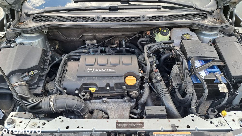 Opel Astra 1.4 T Cosmo - 18