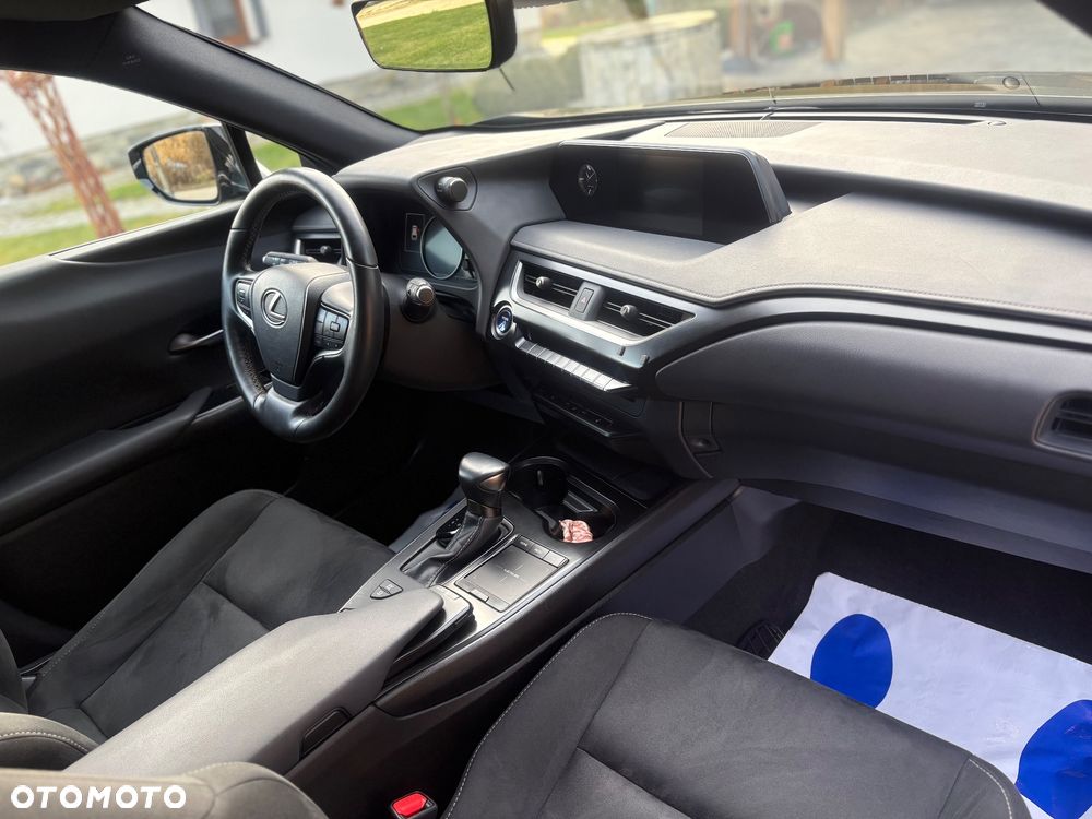 Lexus UX 250h Prestige 2WD - 8