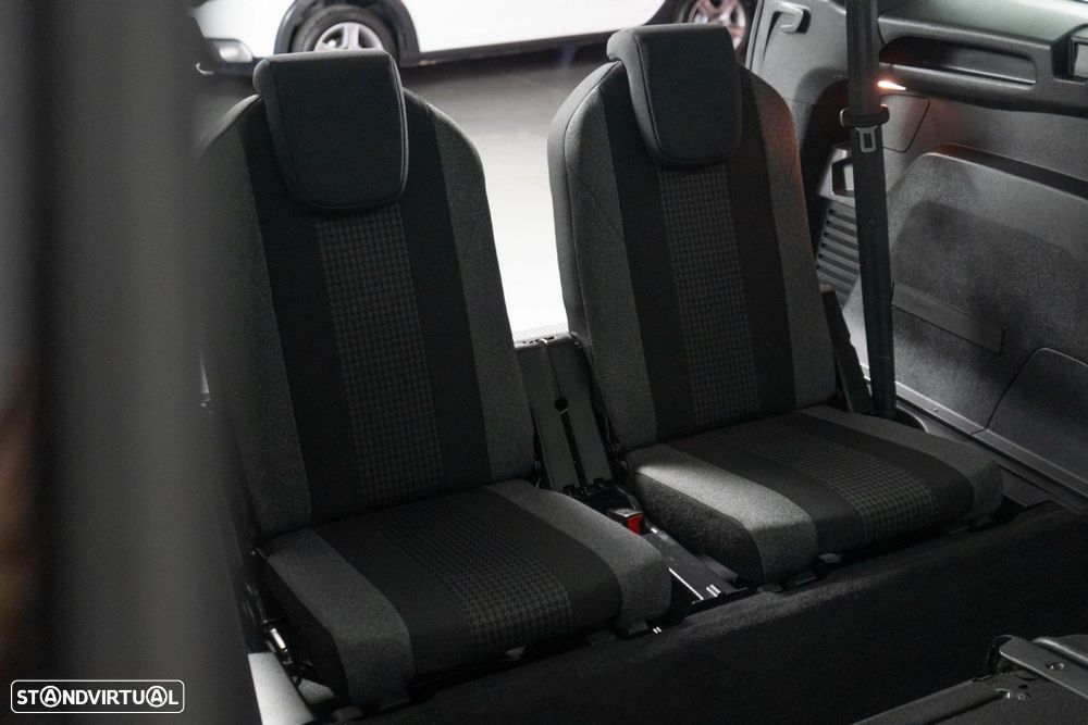 Peugeot 5008 1.2 PureTech Allure EAT8 - 13