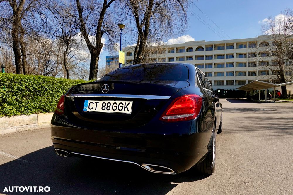 Mercedes-Benz C - 9