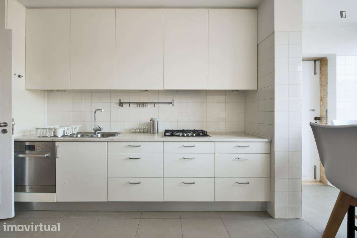 Quarto - localizado em Entrecampos Lisbon - Grande imagem: 3/52