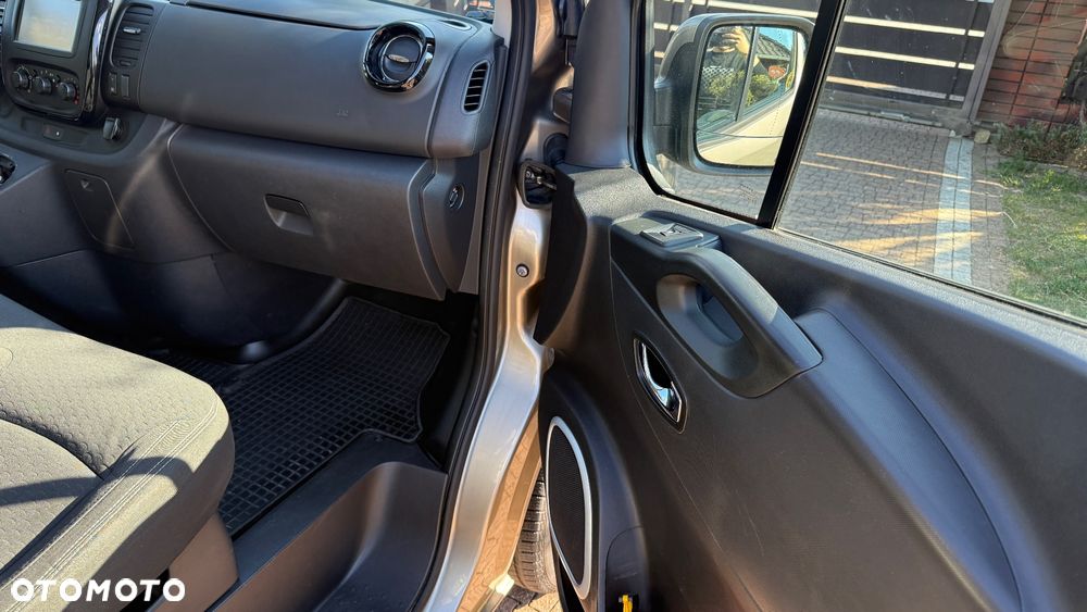 Opel Vivaro - 12