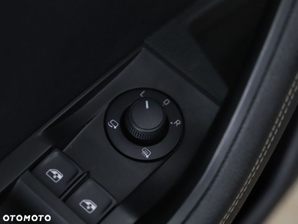 Skoda Superb 2.0 TDI SCR 4x4 Scout DSG - 17