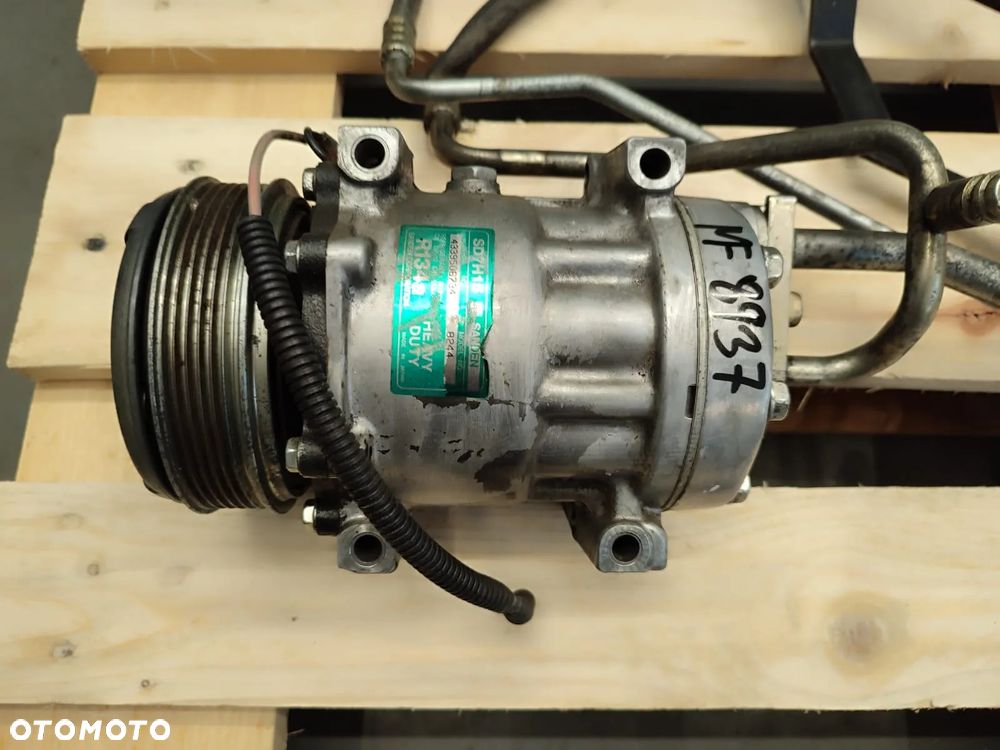 Kompresor klimatyzacji 4234471M1 Massey Ferguson 8937 - 8