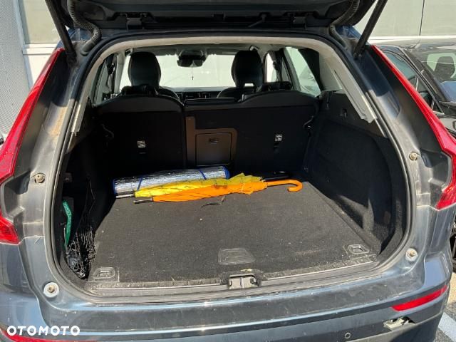 Volvo XC 60 B4 D AWD Geartronic Momentum - 8