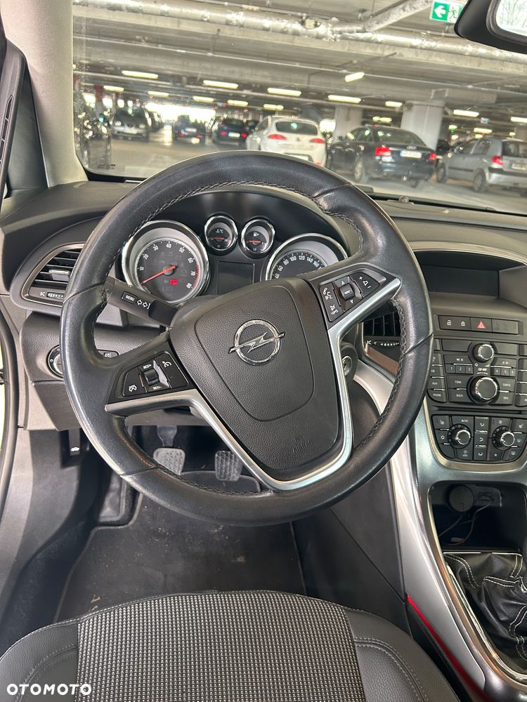 Opel Astra 1.6 Turbo Edition - 7