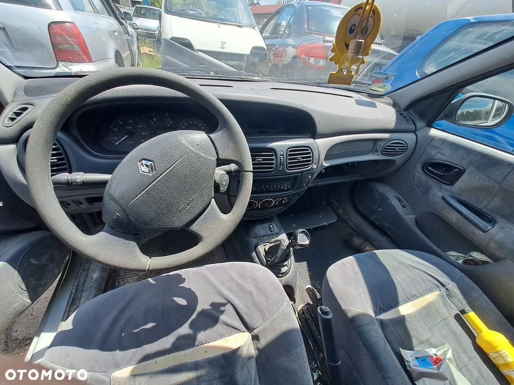 Renault Megane I FL (99-02r.) 1.6 B 107 KM. Silnik Z18XE Skrzynia.Cały na części.GWARANCJA !!! Przód Tył Zestaw Komplet Drzwi Klapa Zderzak Błotnik Maska Grill Atrapa Szyba Pas Lampa Lusterko Boczki Fotel Kanapa Kokpit Deska Rozdzielcza Przełącznik Włącznik Sterownik Przewody Wiązka Instalacja Moduł Komputer Czujnik Listwa Pompa Alternator Wtryski Głowica Rozrusznik Kompresor Sprzęgło Dwumas Silnik Skrzynia ABS Klimatyzacji Paliwa Wspomagania Kolektor Turbina Przepustnica Zawór Chłodnica Koło Hak Belka Sanki Zawieszenie Mcpherson Półoś Amortyzator Wydech Tłumik Zacisk Most - 6
