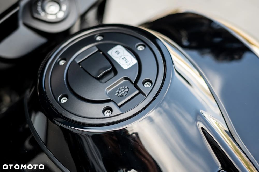 Harley-Davidson Touring Street Glide - 17