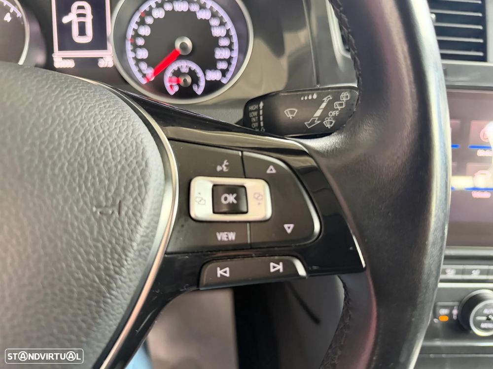 VW Golf 1.6 TDI Confortline - 19