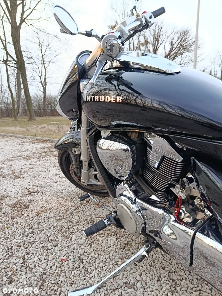 Suzuki Intruder - 15