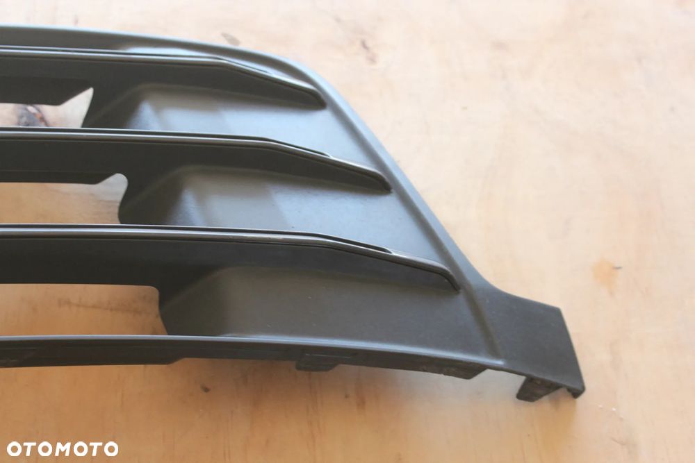 KRATKA ZDERZAKA PRAWA AUDI Q7 4M S-LINE 4M0807682D 2016 - 3