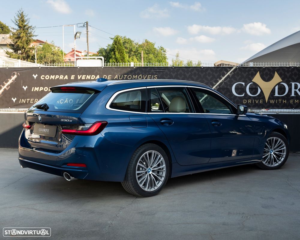 BMW 330 e Aut. Luxury Line - 4