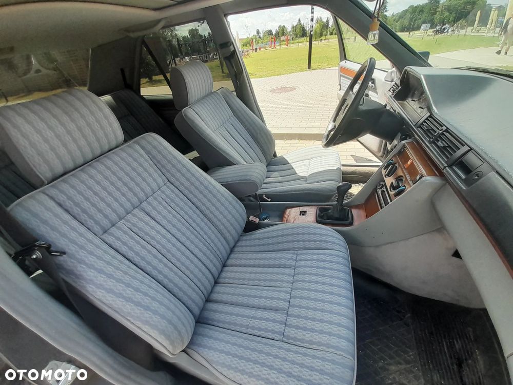 Mercedes-Benz W124 (1984-1993) - 13
