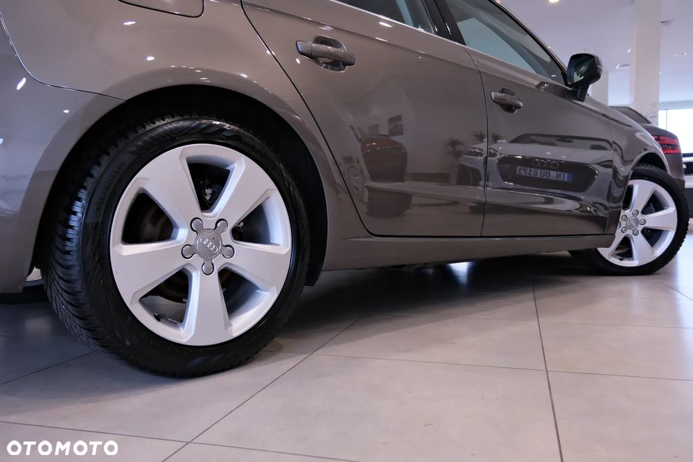 Audi A3 Sportback 1.6 TDI S tronic Ambiente - 12