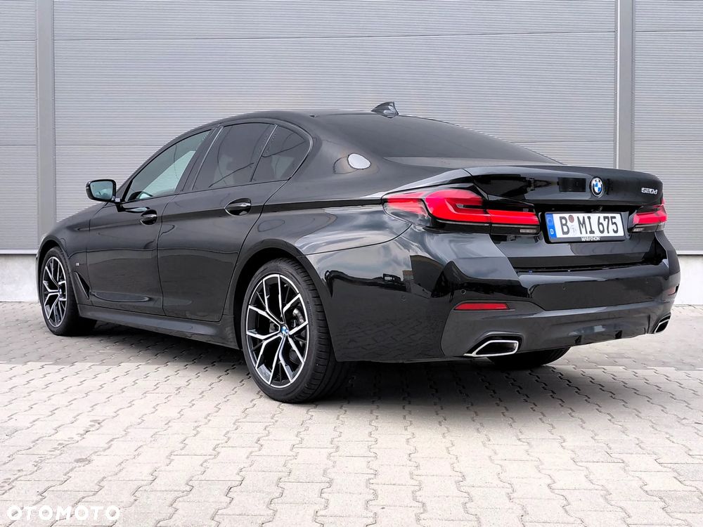 BMW Seria 5 520d M Sport Edition - 10