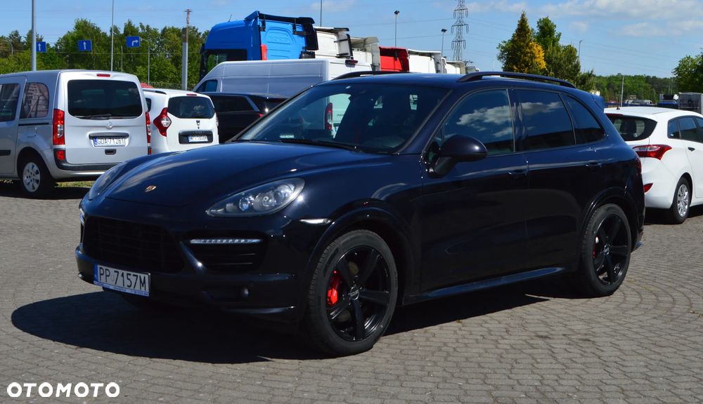 Porsche Cayenne GTS - 4