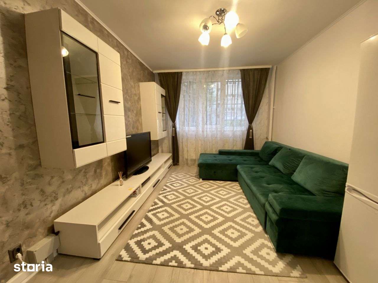 Apartament 4 camere Drumul Taberei Raul Doamnei Azzurro Eugen Lovinesc — fotografia 1
