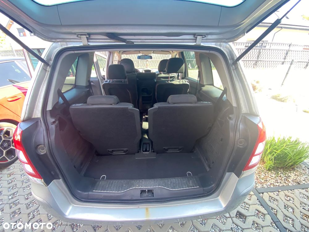 Opel Zafira 1.6 - 7