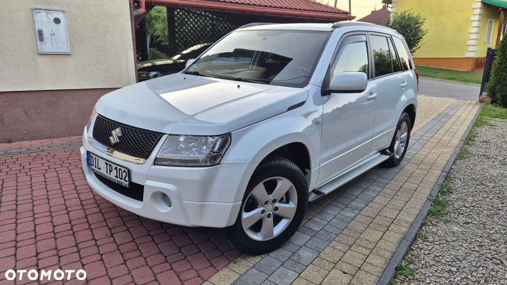 Suzuki Grand Vitara 2.0 Comfort + Family - 8