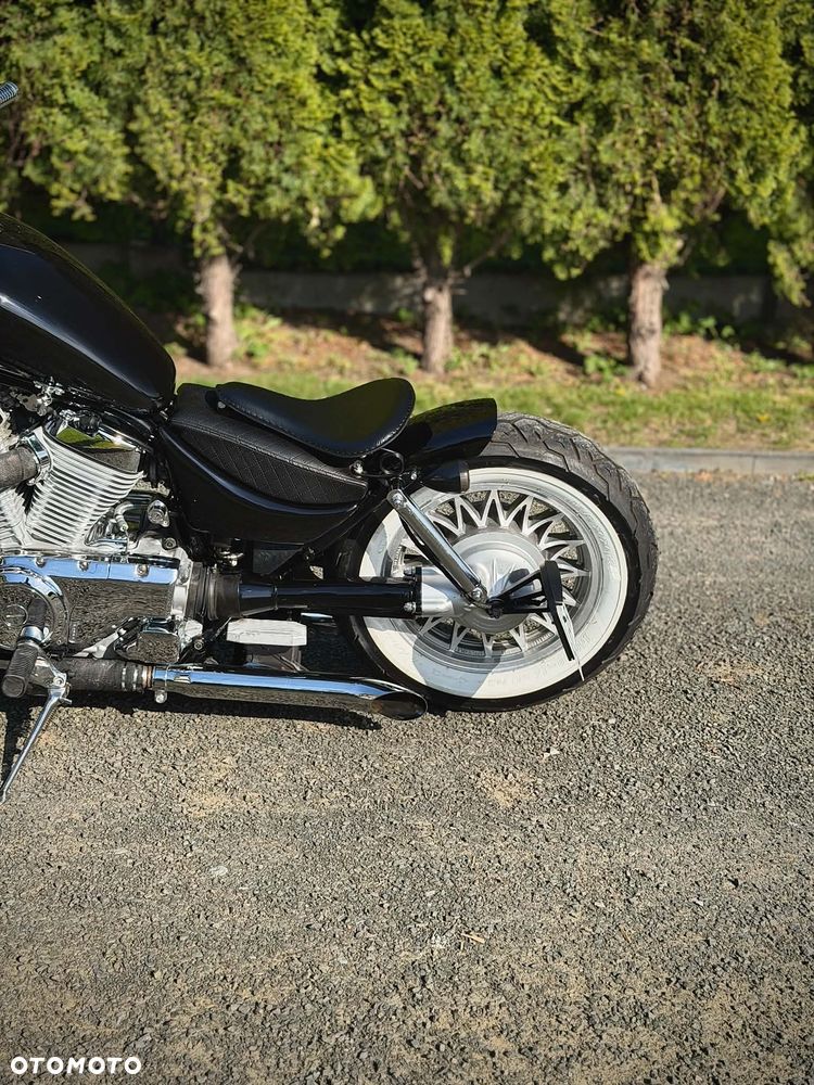 Suzuki Intruder - 7