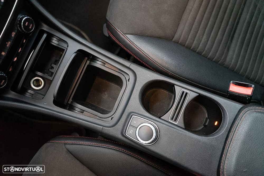 Mercedes-Benz GLA 220 d AMG Line - 28